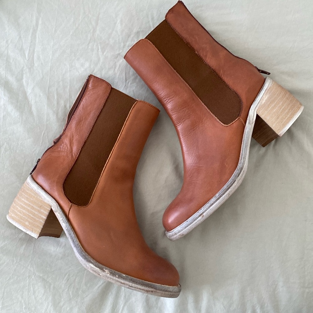 Free people heeled Chelsea boot